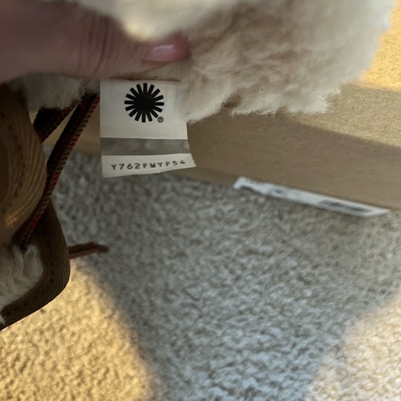 Ugg W Neumel high - Picture 2 of 6